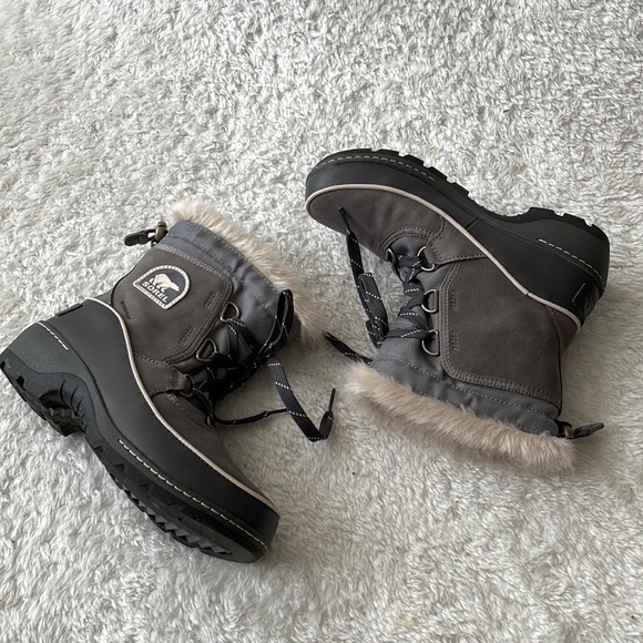 Sorel TIVOLI™ III winter boot Size: 6.5, Quarry and Cloud Grey - Picture 4 of 12